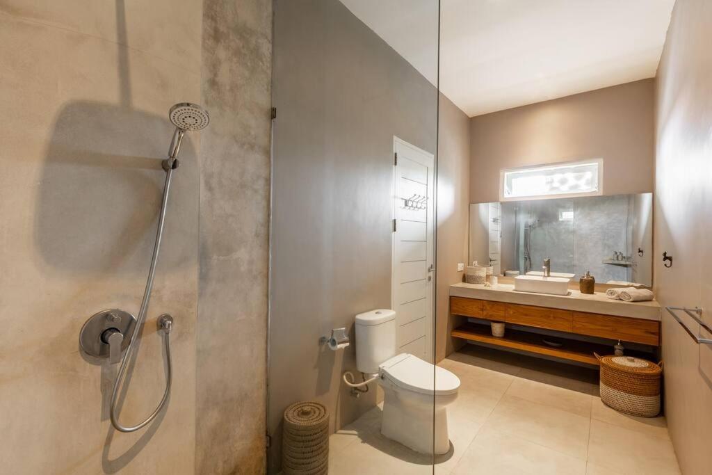 Apartemen Stylish 1 Bd Pvt W Shared Kitchen And Pool