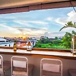 Stylish 1 Bd Pvt Apartment W Shared Kitchen And Pool