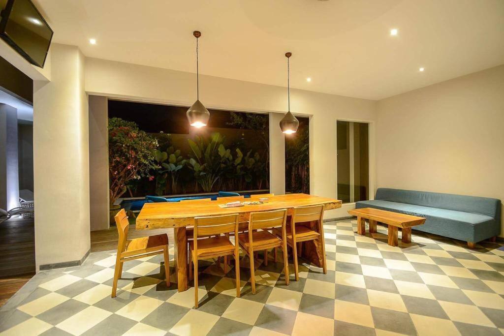 Stylish 1 Bd Pvt W Shared Kitchen And Pool Apartemen Seminyak (Bali)